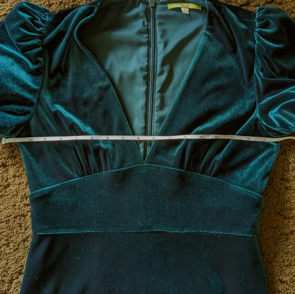 Gianni Bini Emerald Velour Midi Mermaid, Trumpet Dress, Deep V Size 6 "Blair" - Picture 2 of 2